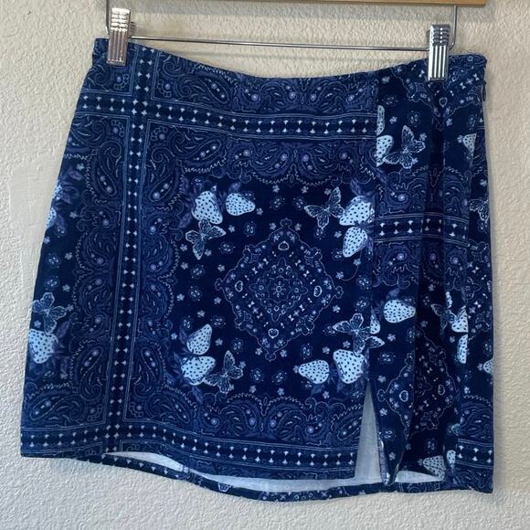 Urban Outfitters Navy Blue Bandana Strawberry Print Mini Skirt Med Cottagecore - Picture 13 of 13